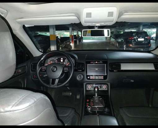 VOLKSWAGEN-TOUAREG-2014