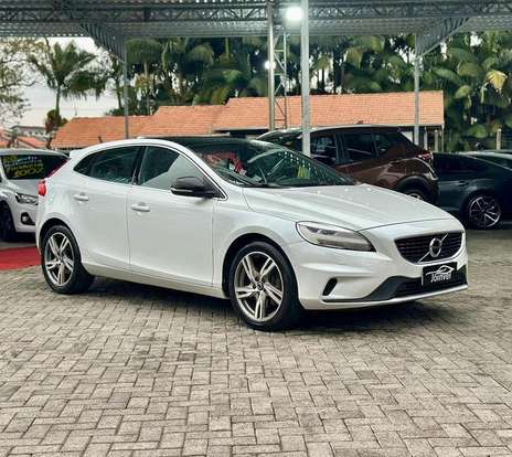 VOLVO-V40-2.0 T5 R-DESIGN GASOLINA 4P AUTOMÁTICO VOLVO-V40-2018
