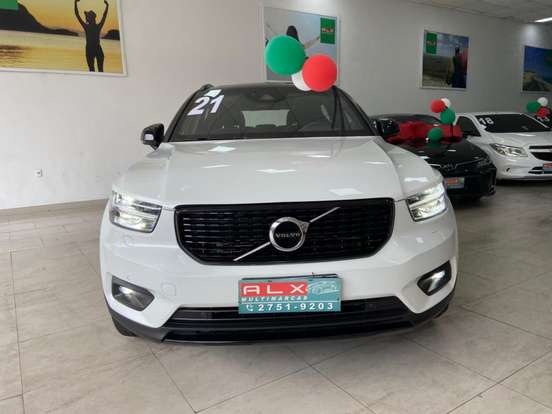 VOLVO-XC40-2020