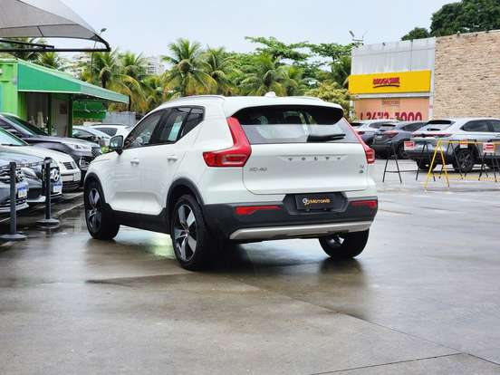 VOLVO-XC40-2.0 T4 GASOLINA MOMENTUM GEARTRONIC VOLVO-XC40-2020