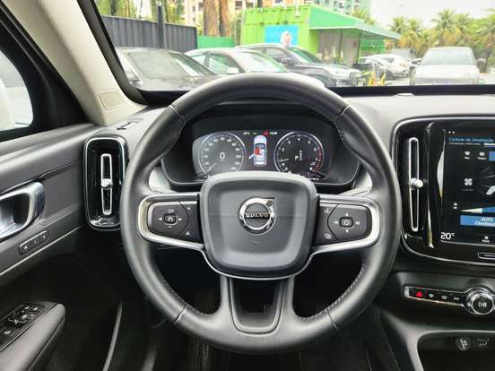 VOLVO-XC40-2.0 T4 GASOLINA MOMENTUM GEARTRONIC VOLVO-XC40-2020