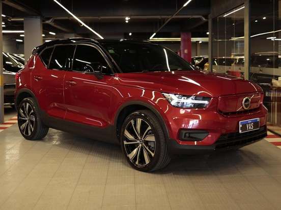 VOLVO-XC40-2022