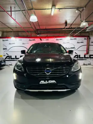 VOLVO-XC60-2015