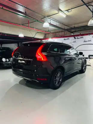 VOLVO-XC60-2015