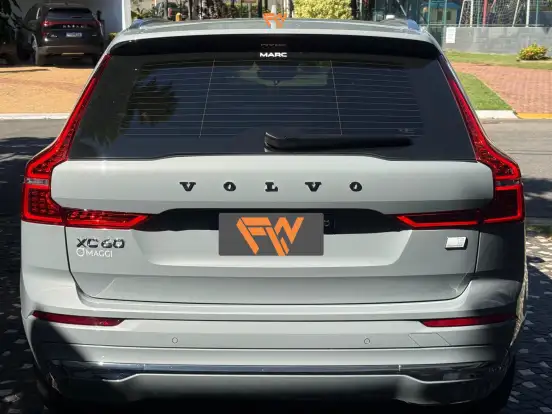 VOLVO-XC60-2023