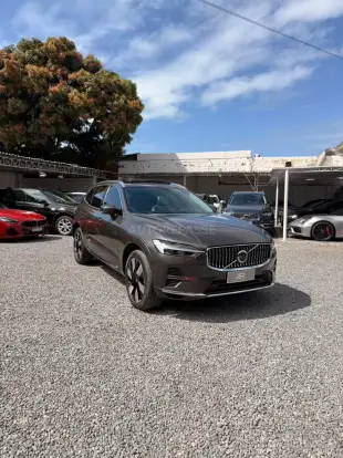 VOLVO-XC60-2024