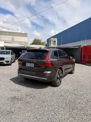 VOLVO-XC60-2024
