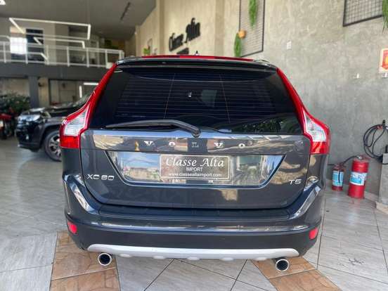VOLVO-XC60-2012