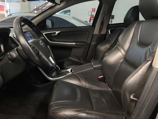 VOLVO-XC60-2013