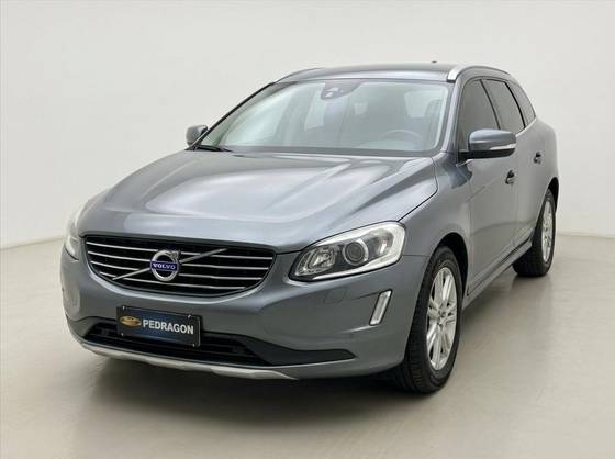 VOLVO XC60 2.0 T5 MOMENTUM GASOLINA 4P AUTOMÁTICO