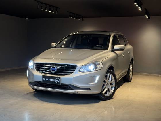 VOLVO XC60 2.0 T5 MOMENTUM GASOLINA 4P AUTOMÁTICO