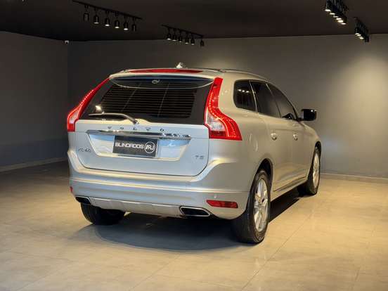 VOLVO-XC60-2.0 T5 MOMENTUM GASOLINA 4P AUTOMÁTICO VOLVO-XC60-2017