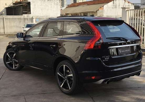 VOLVO-XC60-2015