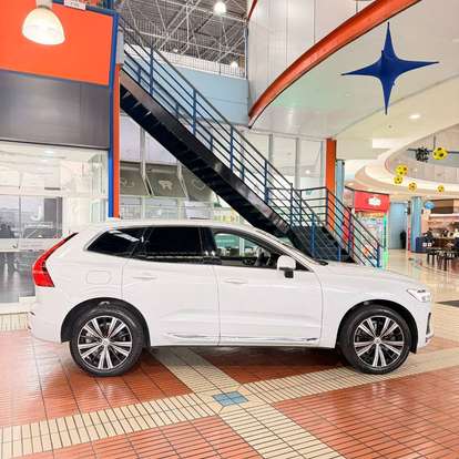 VOLVO-XC60-2022