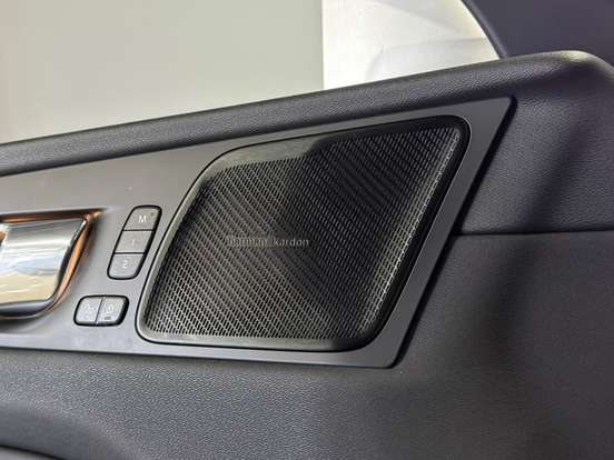 VOLVO-XC60-2019