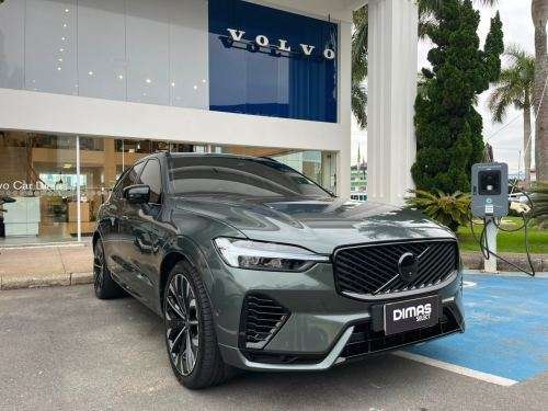 VOLVO-XC60-2025