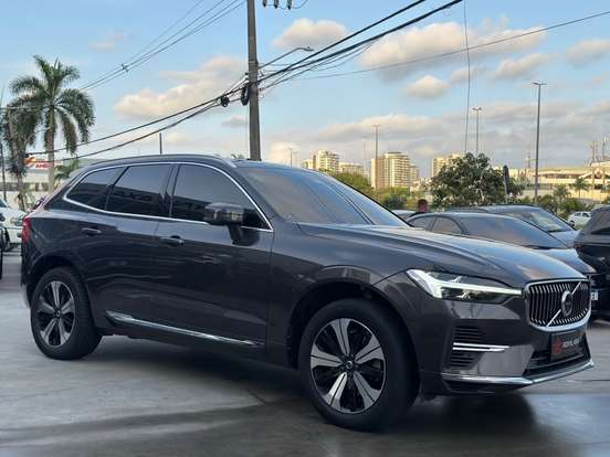 VOLVO-XC60-2022