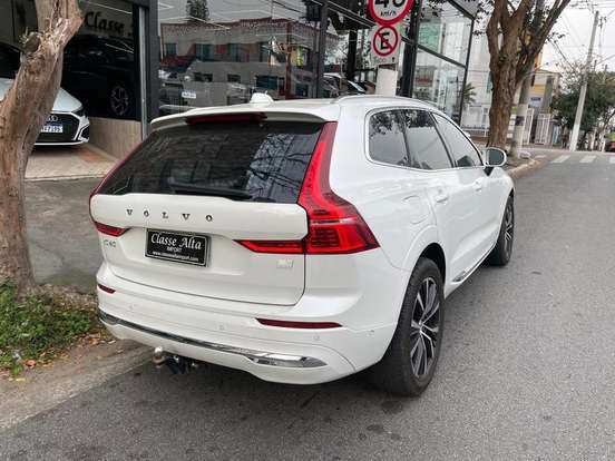VOLVO-XC60-2022