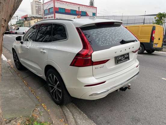 VOLVO-XC60-2022