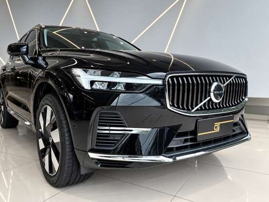 VOLVO-XC60-2023