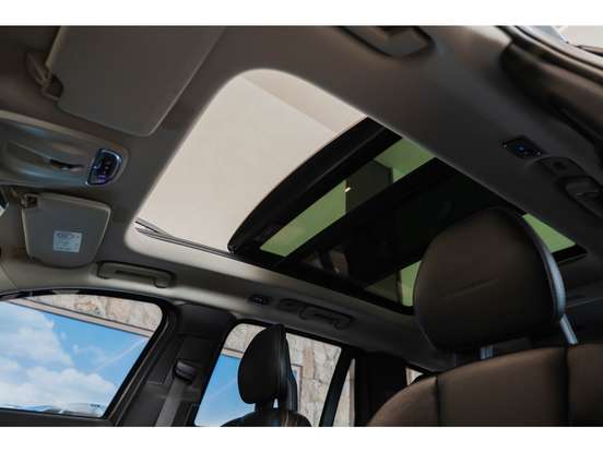 VOLVO-XC90-2017
