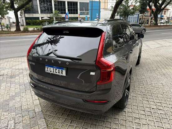 VOLVO-XC90-2023