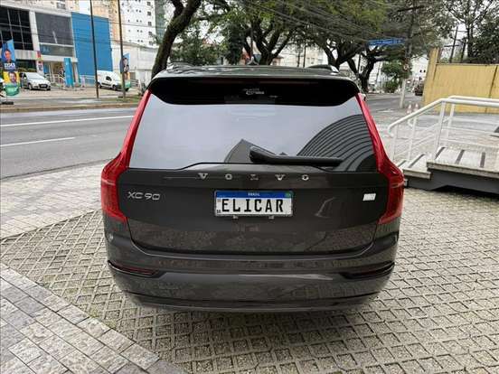 VOLVO-XC90-2023