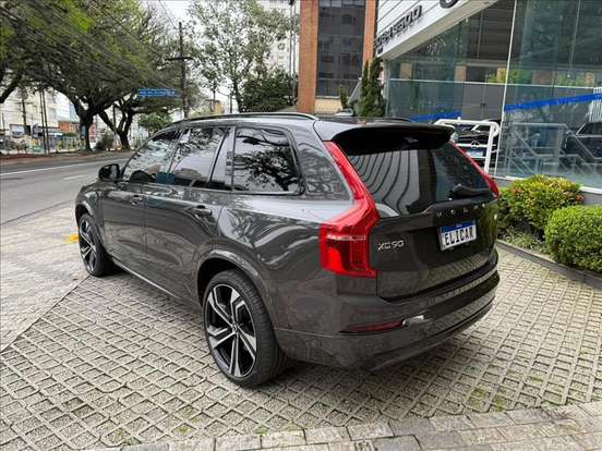 VOLVO-XC90-2023