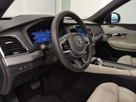 VOLVO-XC90-2023