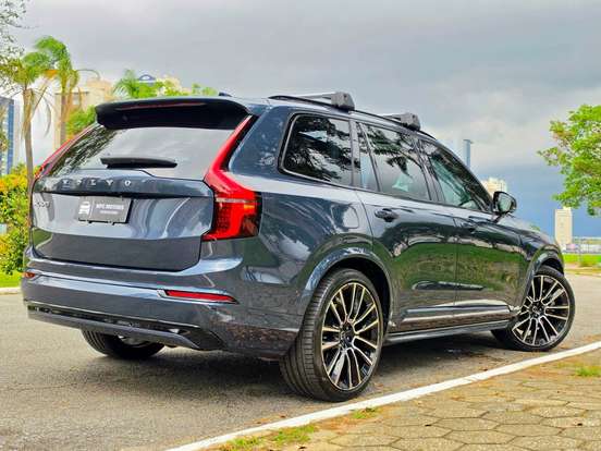 VOLVO-XC90-2025