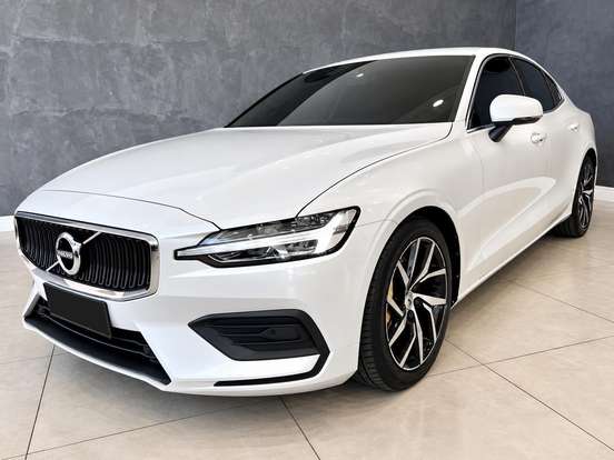 VOLVO-S60-2.0 T4 MOMENTUM GASOLINA 4P AUTOMÁTICO VOLVO-S60-2019
