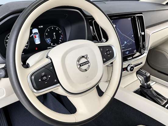 VOLVO-S60-2.0 T4 MOMENTUM GASOLINA 4P AUTOMÁTICO VOLVO-S60-2019