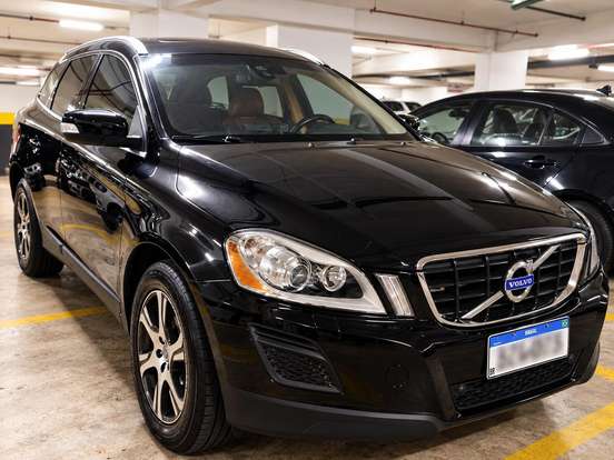 VOLVO-XC60-2012
