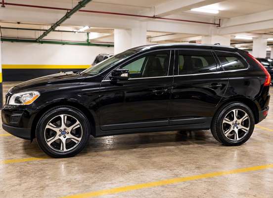 VOLVO-XC60-2012