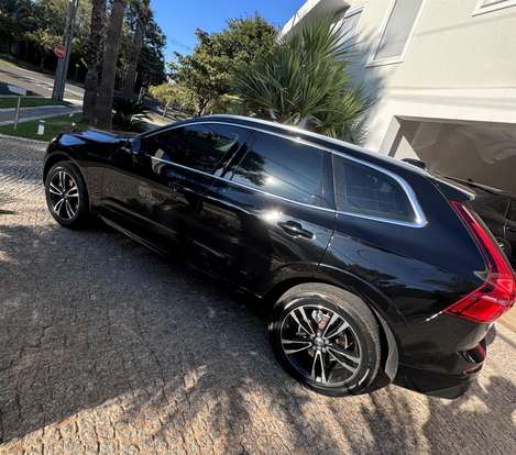 VOLVO-XC60-2018