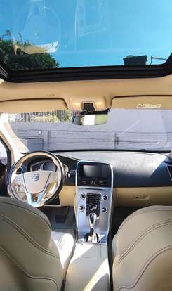 VOLVO-XC60-2017