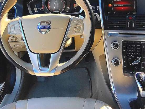 VOLVO-XC60-2.0 T5 MOMENTUM GASOLINA 4P AUTOMÁTICO VOLVO-XC60-2017