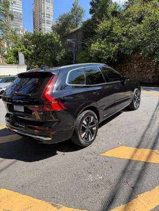VOLVO-XC60-2025