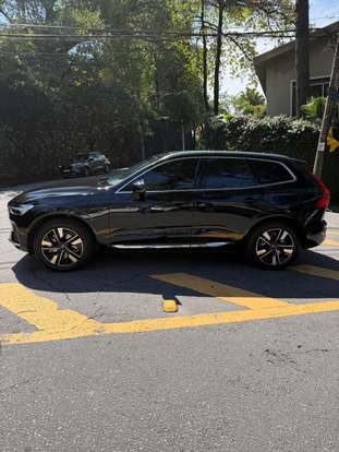 VOLVO-XC60-2025