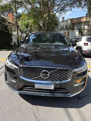 VOLVO-XC60-2025