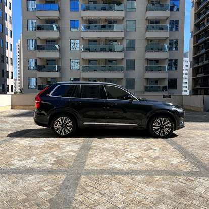 VOLVO-XC90-2021