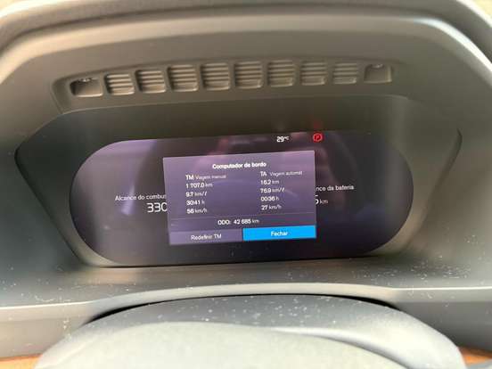 VOLVO-XC90-2023