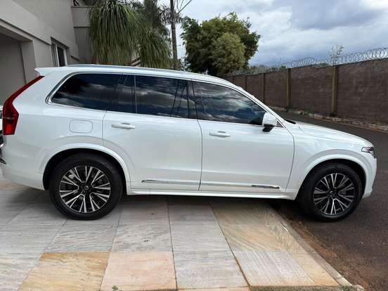 VOLVO-XC90-2023