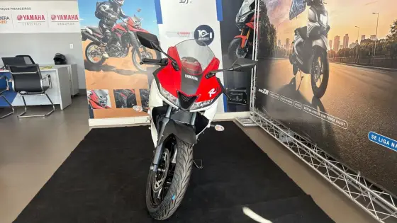 YAMAHA YZF R15 
