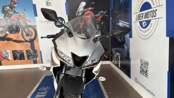 YAMAHA YZF R15 