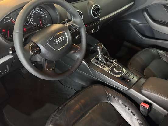 AUDI-A3-1.4 TFSI SEDAN ATTRACTION 16V GASOLINA 4P S-TRONIC AUDI-A3-2014