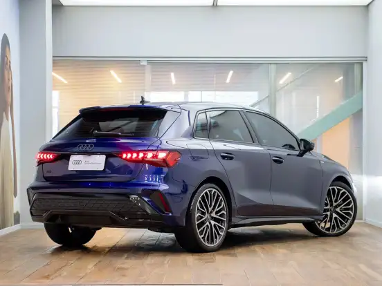 AUDI-A3-2.0 40 TFSI GASOLINA SPORTBACK PERFORMANCE BLACK S-TRONIC AUDI-A3-2025