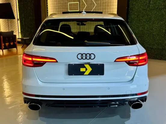 AUDI-A4-2019