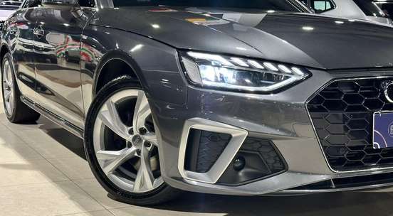 AUDI-A4-2020
