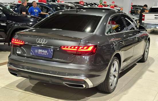 AUDI-A4-2020